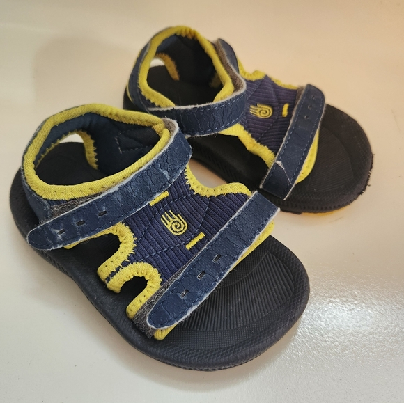 Toddler’s Teva Velcro Sandals Size 4 & 5 - Picture 7 of 7